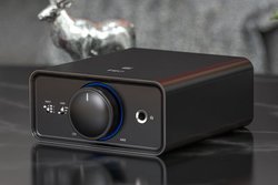 FiiO�A���u�w�b�h�z���A���v�uK5 Pro�v��DAC�`�b�v�uES9038Q2M�v�𓋍ڂ������f��