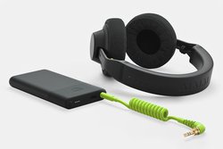 AIAIAI�A���W�����[���w�b�h�z���uTMA-2 Studio Wireless�{�v�B���y��������̒�x�����C�����X�Z�p�𓋍�