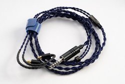 e���C���z���A�Ǝ����́uPCUHD AGES�v�̗p���P�[�u���u�A�C�I���C�g�v�B�É̓O���[�v�Ƌ����J��