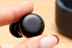 Amazon�uEcho Buds�i��2����j�v�����J�n�BAlexa�A�g�����݂̓Ǝ�ANC���S���C�����X