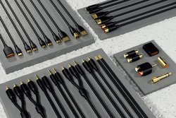 QED�A�G���g���[�N���X�̃P�[�u���uCONNECT�V���[�Y�v�BRCA/�X�s�[�J�[/USB/HDMI�ȂǓW�J