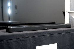 �{�[�Y�A�V�T�E���h�o�[�uSmart Soundbar 900�v��̌��B���^�R���p�N�g�Ȃ��甗�̗͂��̃T�E���h