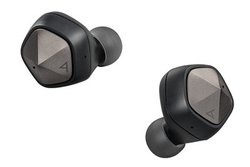 Astell&Kern�A���̊��S���C�����X�C���z���uAK UW100�v�B�����\DAC�ƓƎ��A���v�Z�p�ŉ����ǋ�