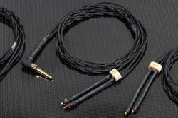 BriseAudio�A����Ȃ鉹�������}�����C���z�����P�[�u���̃X�^���_�[�h���f���uASUHA-LE�v