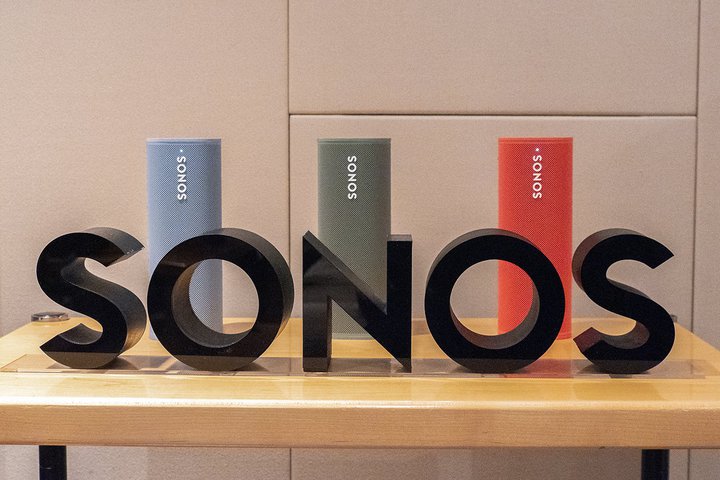 Sonos�A�|�[�^�u���X�s�[�J�[�uRoam�v�̐V�FOlive�^Wave�^Sunset�B���{�ł͍��Ĕ���