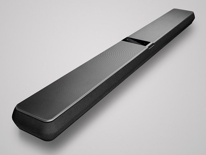 B&W�A���̃A�g���X�Ή��T�E���h�o�[�uPanorama 3�v�BHiFi�X�s�[�J�[�u800D�v�̃G���W�j�A�`�[�����`���[�j���O