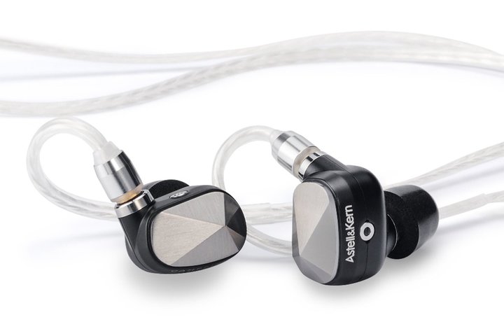 Astell&Kern�ACampfire Audio�R���{IEM���e�uPATHFINDER�v�B���E���h���C�o�[�Z�p����