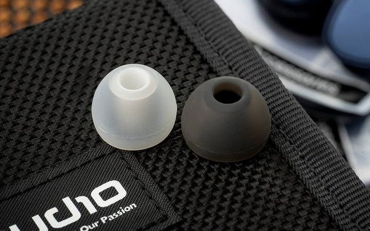 FAudio�A�t�B�b�g���≹�������サ���Ǝ��J���̃C���[�`�b�v�uPremium�{Ear Tips�v