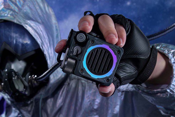 MUZEN�ARGB���C�g�𓋍ڂ����g�T�C�o�[�h��Bluetooth�X�s�[�J�[�uCYBER CUBE�v