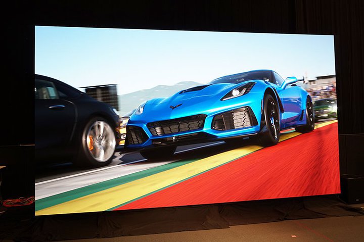 �\�j�[�A�f���Ɖ����������킹���V���ȋƖ��p�f�B�X�v���C�V�X�e�����āBCrystal LED�^���C���A���C�X�s�[�J�[�����p