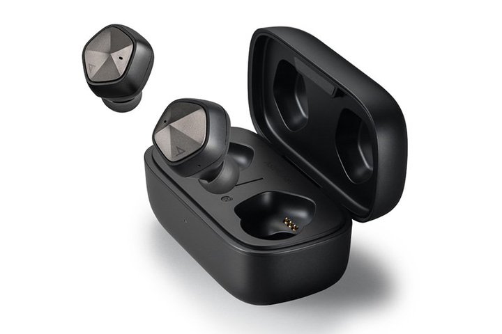 Astell&Kern�A���S���C�����X�uAK UW100�v���Y���~�B���ޗ��s���̉e����