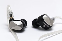 Astell&Kern ~ Campfire Audio R{2euPATHFINDERv1ʁI wbhz؃LO eCz