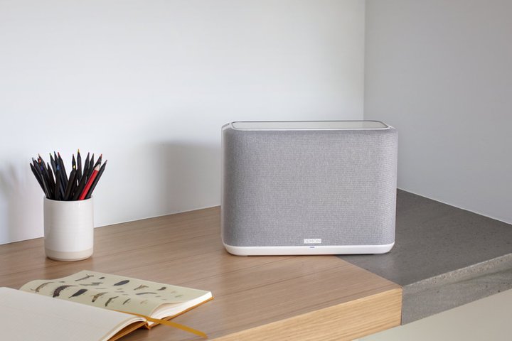 �f�m���A�X�}�[�g�X�s�[�J�[�uDENON HOME 250�v�ɐV�F�z���C�g