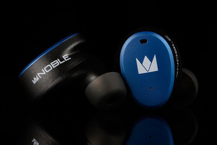 Noble Audio�A�VTWS�uFoKus H-ANC�v�������́g���߂Ă��ē��h�B�R���i�e���œ��׃X�P�W���[��������Ȃ���