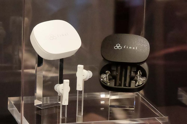 ���w�b�h�t�H���Ձ�final�uZE8000�v�́g�L���𒴂��鉹���h�ɁBag�u�����h����ꋓ3���f�����m��