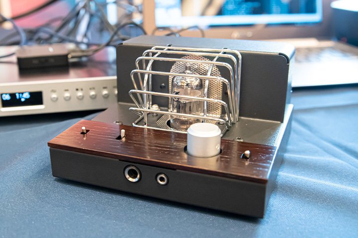 ���w�b�h�t�H���Ձ�SOUND WARRIOR�AUSB-DAC����@�uSWD-UA1�v�^�^��ǃn�C�u���b�h�A���v�uSWL-T01�v���Q�l�o�W