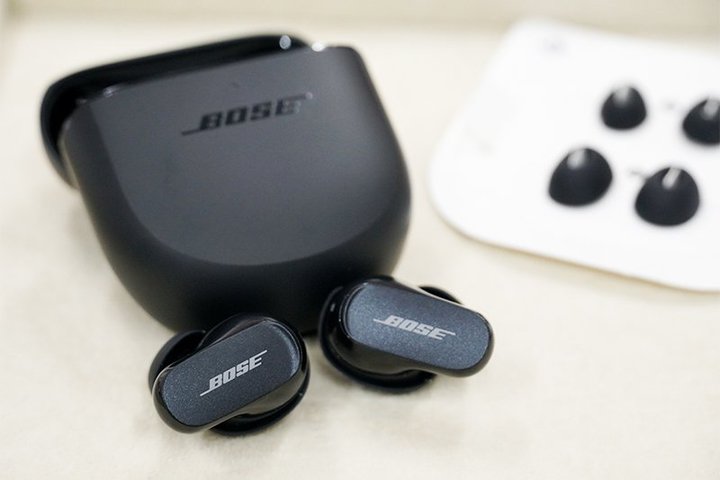 �{�[�Y�A�����㊮�S���C�����X�uQuietComfort Earbuds II�v��̌��I�m�C�L�����������̃p�[�\�i���C�Y���ʂ�������