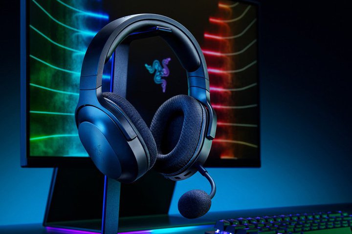 Razer�AWi-Fi��Bluetooth���ȒP�ؑւł���Q�[�~���O�w�b�h�Z�b�g�uBarracuda X�iwith Bluetooth�j�v
