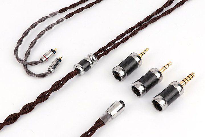 THIEAUDIO�A�v���O�ϊ����̃C���z�����P�[�u���uSmart Cable�v�uEST Cable�v