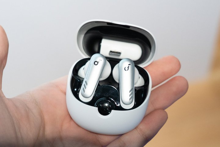 Anker�AMeta Quest 2�Ɏg�p�ł��銮�S���C�����X�Q�[�~���O�C���z���uSoundcore VR P10�v