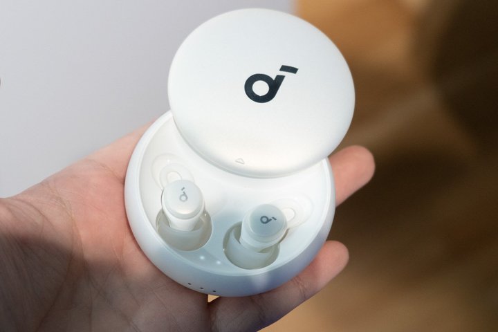 Anker���琇���p�̊��S���C�����X�uSoundcore Sleep A10�v�B���y���Đ��\