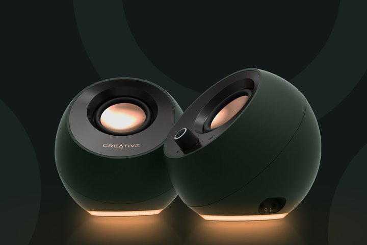 �N���G�C�e�B�u�A�I�[�f�B�I���\���A�b�v�����A�N�e�B�u�X�s�[�J�[�uPebble Pro�v�B���d��pUSB�|�[�g�𓋍�