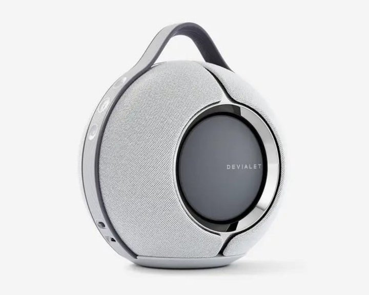 Devialet�A���̃|�[�^�u���X�}�[�g�X�s�[�J�[�uMania�v�B�Ǝ��Z�p��360�x�T�E���h���Đ�