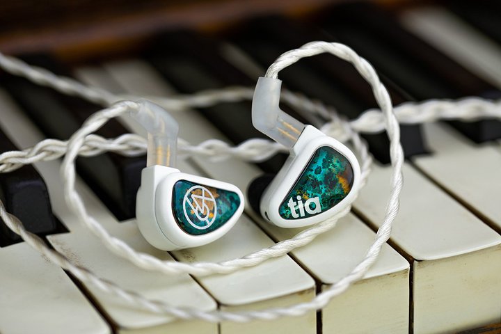 64 Audio�A����50�����IEM�uFourte Blanc�v�̔�������11/25�Ɍ���