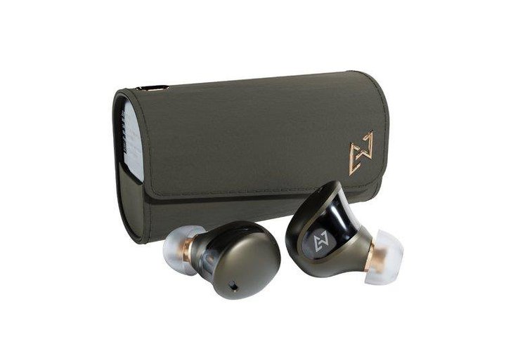 AVIOT�A���������^���S���C�����X�uTE-J1�v�l�C�r�[�^�J�[�L���f����11/26����