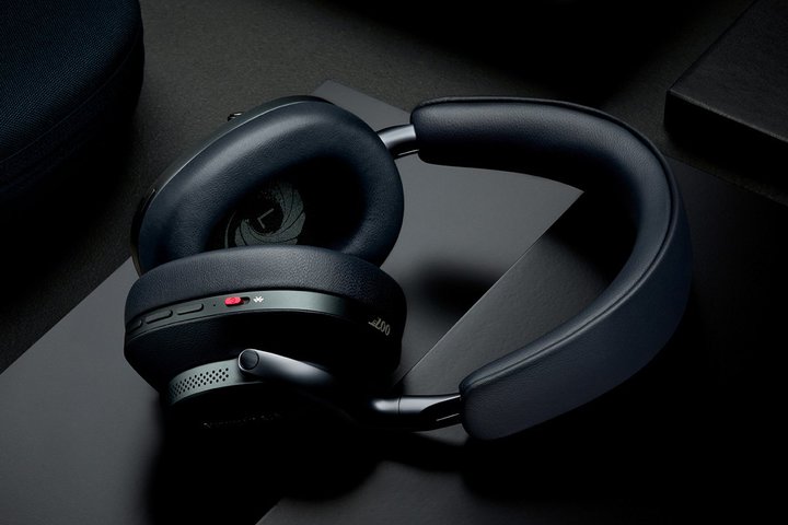 Bowers&Wilkins�A���C�����X�w�b�h�z���uPx8�v�̌���d�l �g007 Edition�h�B����150�����