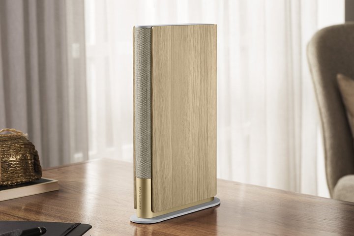 B��O�AB5�����Ђ̂悤�ɃX�����ȃz�[���X�s�[�J�[�uBeosound Emerge�v