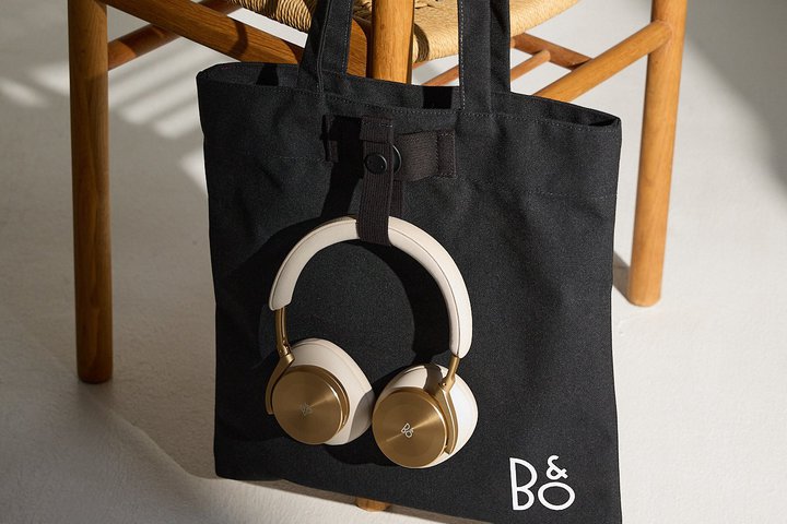 B&O�A�����X�g�A�ł̃w�b�h�z���w���Łu�w�b�h�z���n���K�[�t���G�R�o�b�O�v�����炦��L�����y�[��