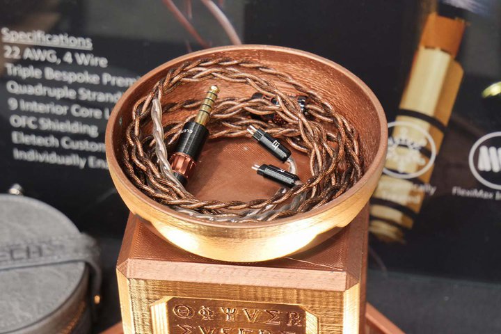 ���|�^�t�F�X���V���K�|�[���u�����h�̃n�C�G���h���P�[�u����Q�[�~���OIEM�ȂǎQ�l�W���i�������o��