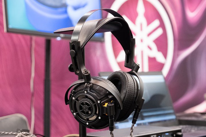 ���|�^�t�F�X�����}�n�V�w�b�h�z���uYH-5000SE�v�����͏u�E��ԁ^NTT�ȂǃN���E�h�t�@���f�B���O���i�̎��@�f��