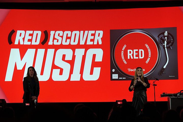 ��CES���e�N�j�N�X�A�^�[���e�[�u���uSL-100C�v��(RED)�G�f�B�V����