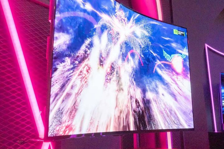 ��ʂ��Ȃ���4K�L�@EL�e���r�uLG OLED Flex�v�����ۂɋȂ���l�q�y���惌�|�[�g�z