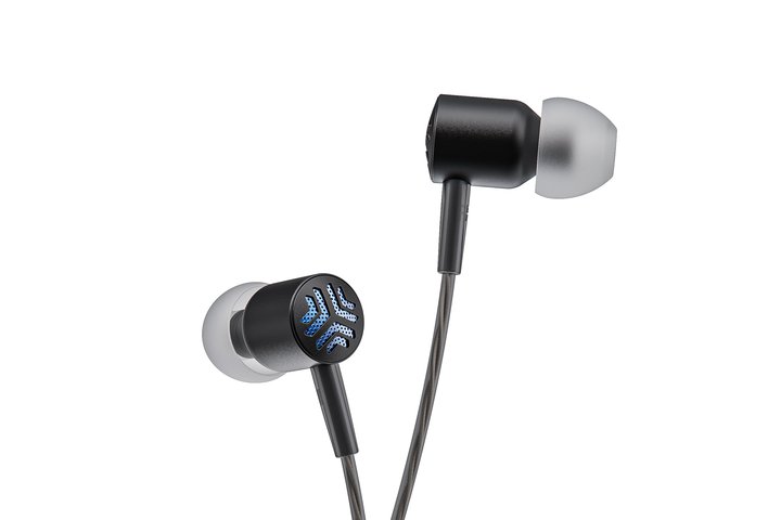 FiiO�A�`���[�j���O���V�̃C���z������@�uJD3 Black Edition�v�B�g��葽���̃��X�i�[�ɍD�܂��T�E���h�h ��