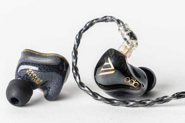 qdc�̃��j�o�[�T��IEM �gAnole�V���[�Y�h ���V�P�[�u���^�C���[�s�[�X�ōēo��B2/3���珇������