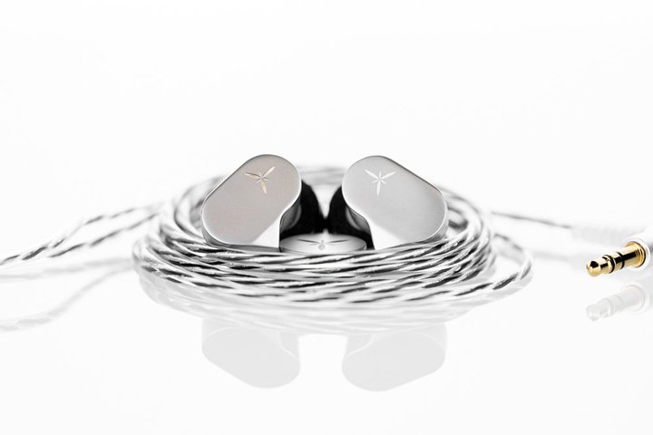 �����J�A�����@�̑f�ނ�p�����g�G���g���[�C���z���̐V��ԁh�u��-LAN�v