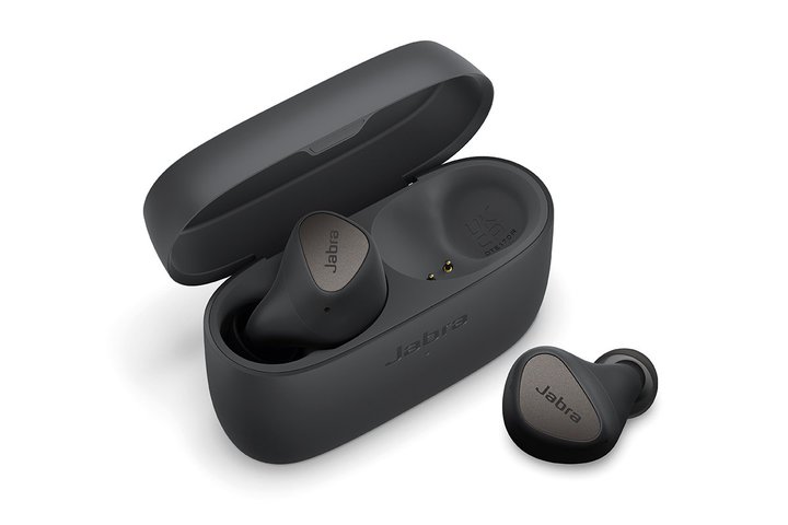 Jabra�AANC���S���C�����X�C���z���uElite 4�v�B�}���`�|�C���g�Ή��A4�}�C�N�ŃN���A�Ȓʘb��