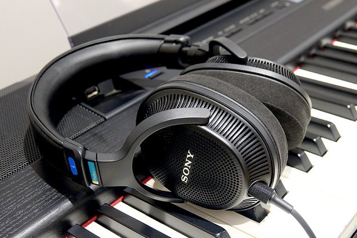 �\�j�[���̊J���^���j�^�[�w�b�h�z���uMDR-MV1�v�����������̌��B���@�uCD900ST�v�u7506�v���ڂ�b��������