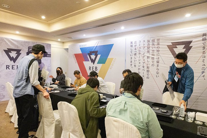 ���w�b�h�t�H���Ձ�final�A�V�u�����h�uREB�v�n���B�Ǝ��v���_�N�g�^�R�~���j�e�B�T�C�g�uMAKER'S�v�^���c�X��W�J