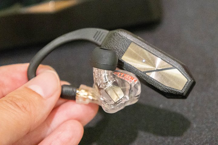 ���w�b�h�z���Ղ聄DITA�A�h���O���^USB-DAC�A���v�uNavigator�v�Q�l�o�i�^iFi audio��FitEar�R���{�uGO pod�v�����ڑ�