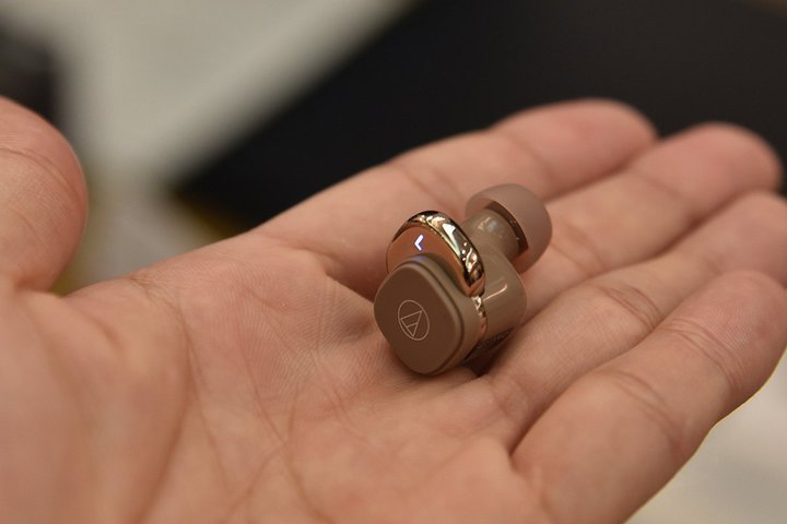 ���w�b�h�t�H���Ձ��I�[�f�B�I�e�N�j�J���S���C�����X�ڔ������^Pentaconn�Ɂg�B�e�֎~�h�̃��P�[�u����