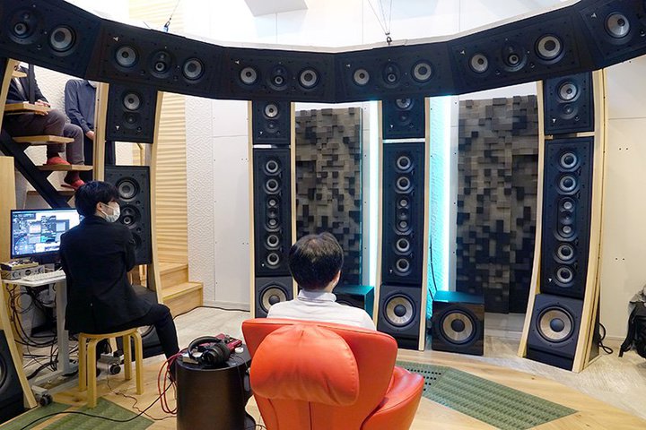 �\�j�[�̗��̉������w�b�h�z���Łu�X�s�[�J�[���l�Ɂv�Č��B�u360 Virtual Mixing Environment�v�̌����|�[�g