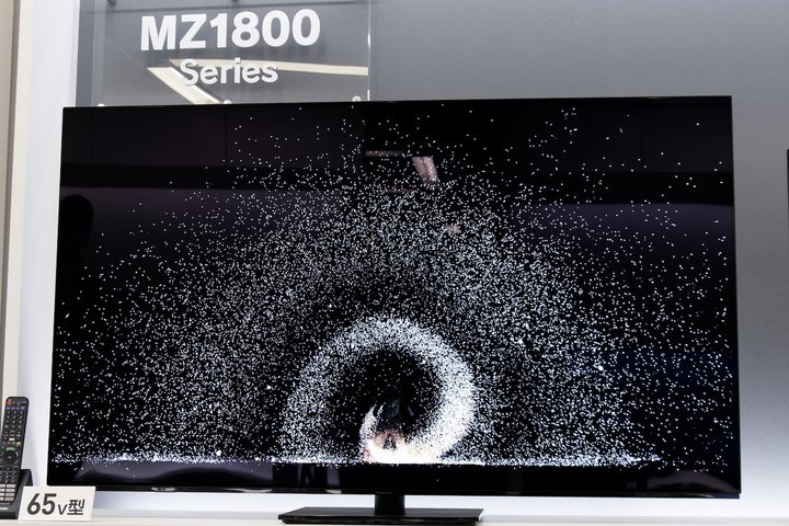 �p�i�\�j�b�N�A�Ǝ��̍��P�x�p�l���̗p4K�L�@EL�e���r�uMZ1800�v�B55�^�Ŗ�29���~