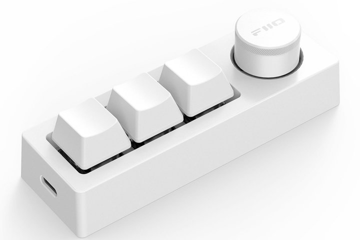 FiiO�A�I�[�f�B�I�Đ������L�[�{�[�h�ɒǉ��J���[ �g�z���C�g�h�B5/26����