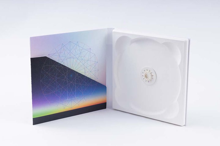 �\�j�[�A���z���^�f�B�X�N�P�[�X�B���f�ނ̗̍p�Ńv���X�`�b�N���97%�팸