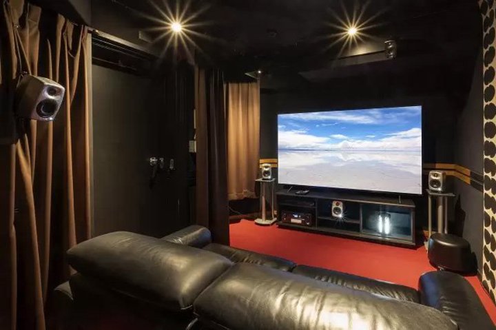 �A�o�b�N���l�X�A�u�v���~�A���V�A�^�[�v�ōŐV�z�[���V�A�^�[��̊��ł���C�x���g�B6/25�܂�