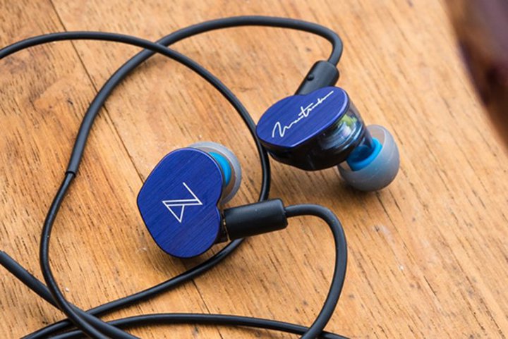 MaestraudioAuh̃P[uΉIEMuMA910SRvBPentaconnRlN^[̗p